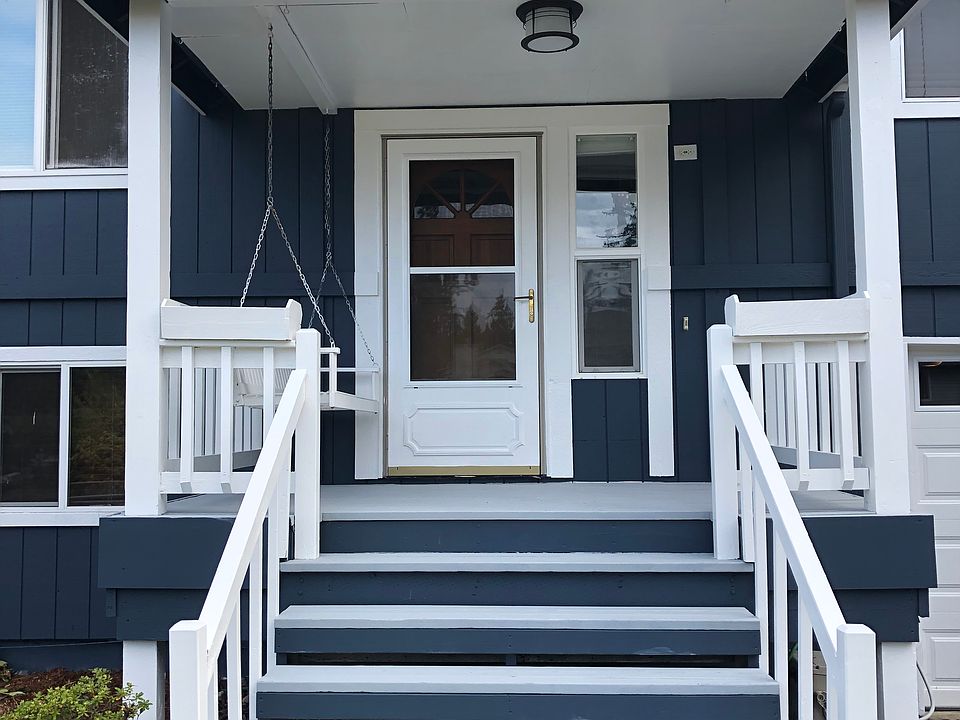 2nd image of 4028 SE Castlewood Dr