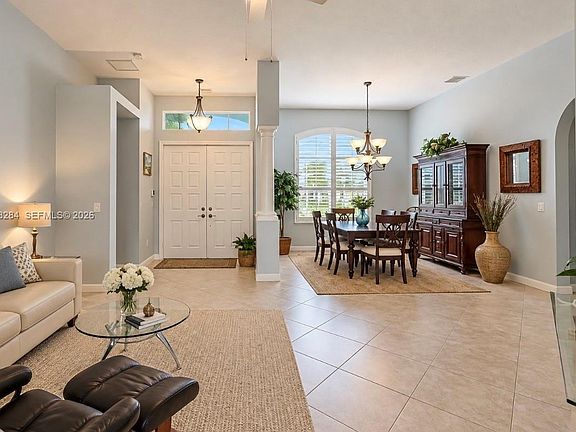 3rd image of 6918 SE Sleepy Hollow Ln
