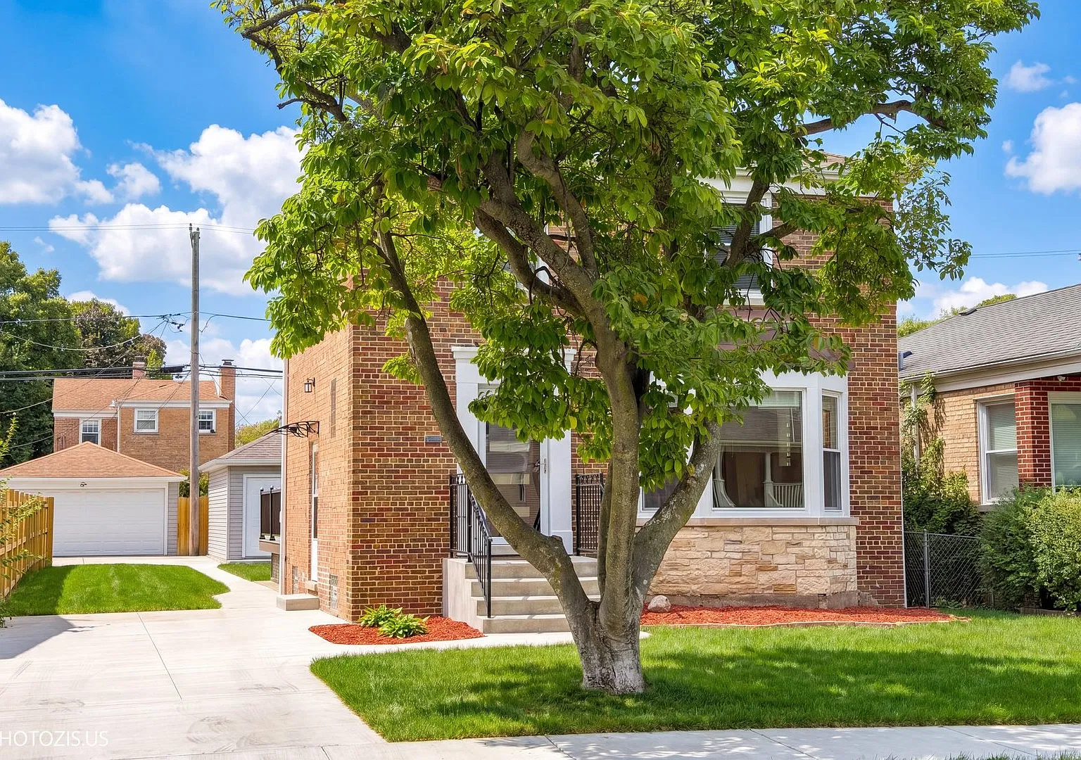 3 bed, 1939 sqft, $4,350 — Photo 3