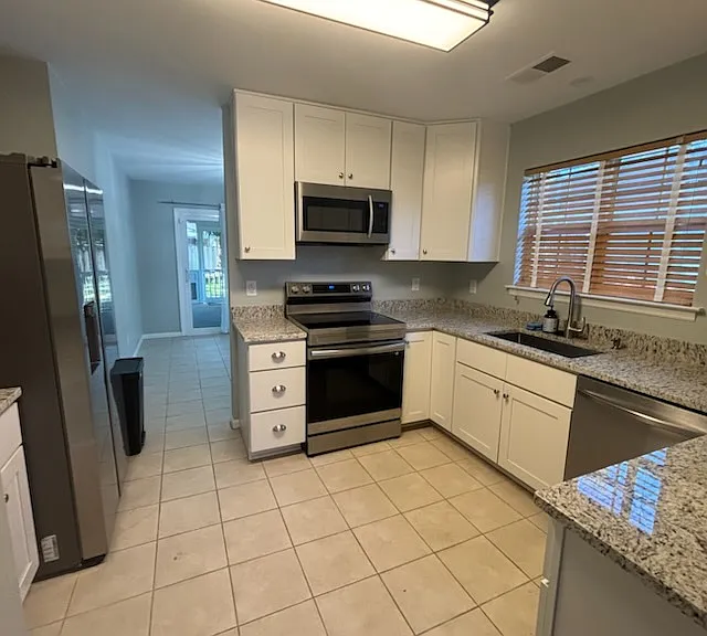 2907 Waters Edge Ct E — Photo 2