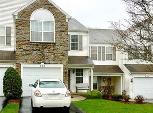 623 Springhouse Ln, Hummelstown, PA 17036