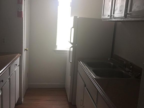 5th image of 1113 Scotsdale Dr APT B