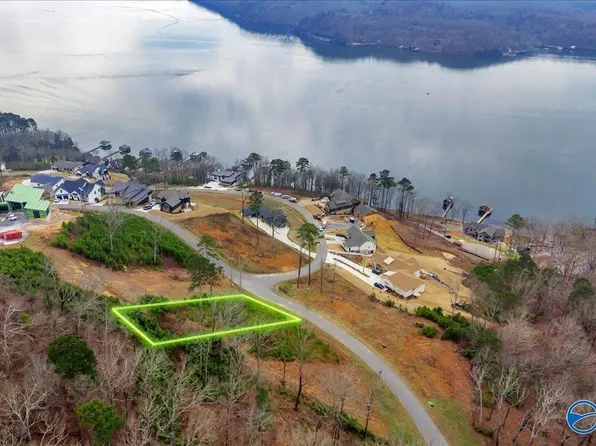 77 Creek Cir, Guntersville, AL 35976