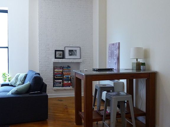 3rd image of 2020 Broadway APT 5h