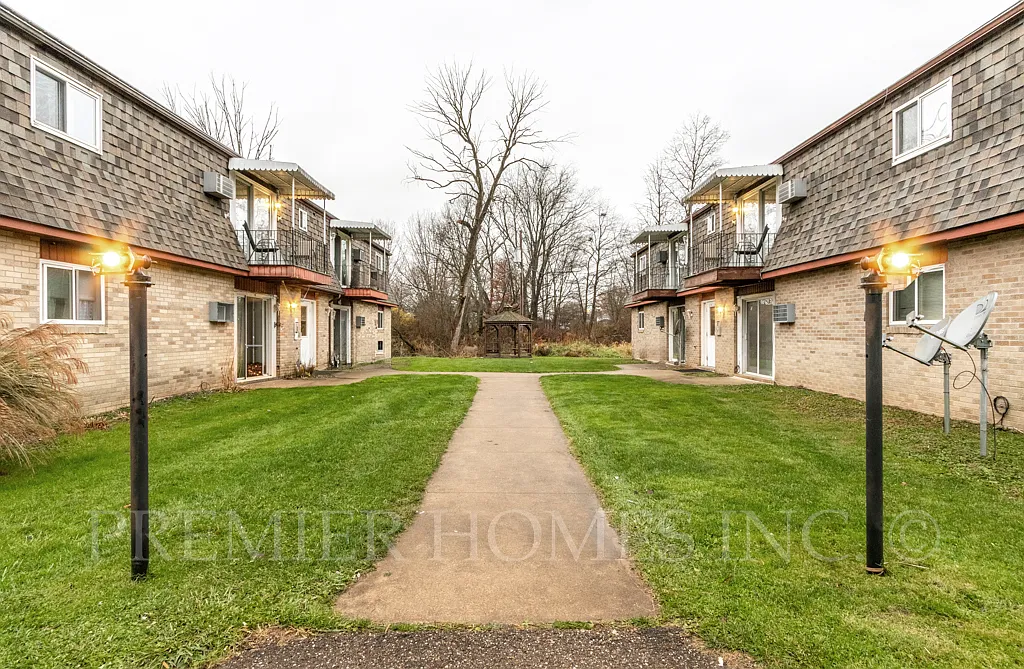 2 bed, $995 — Photo 3