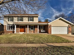 918 Pontoison Dr, Ballwin, MO