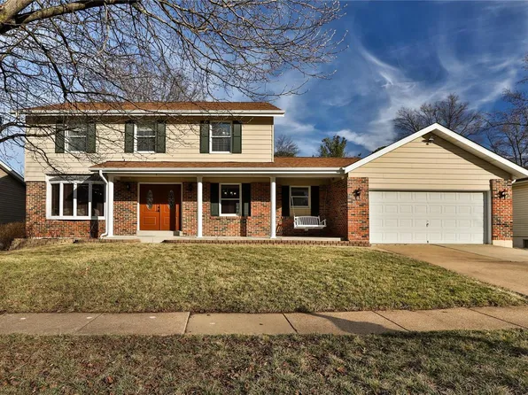 918 Pontoison Dr, Ballwin, MO 63021