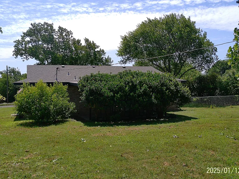 203 Idylwood Dr — Photo 10