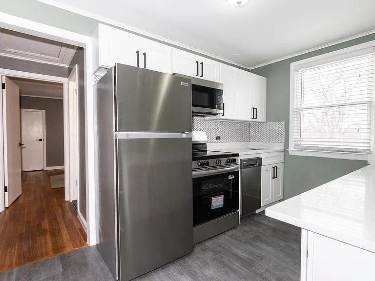 23 Gates Ave #2 — Photo 1