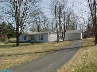 6967 Hollow Rd SW, Pataskala, OH 43062