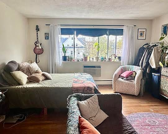 4th image of 18 Radcliffe Rd #306
