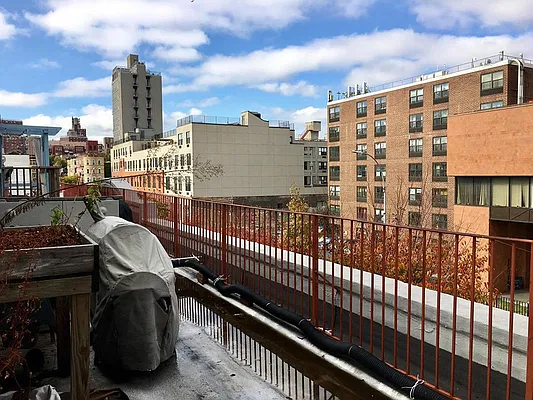 Rented by Manhattan Management LLC | media 3