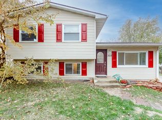 305 Lyons Dr, Bolingbrook, IL 60440