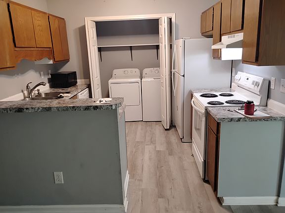 2nd image of 4154 Hickory Ln