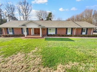 9316 Joines Dr, Matthews, NC 28105