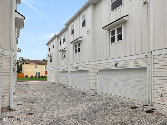 4th image of 1066 2ND Avenue N