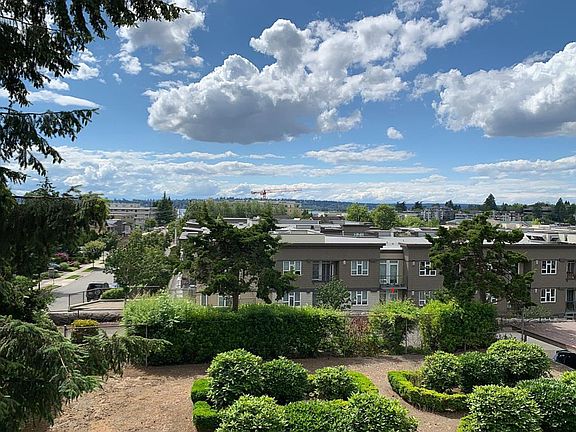 2nd image of 330 2nd Ave S #C563301f0