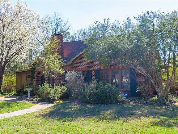 4th image of 2501 Southside Dr