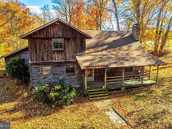 3rd image of 5742 Brooks Woods Rd