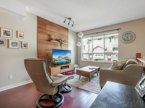 3 bedroom rental in Surrey — photo 3