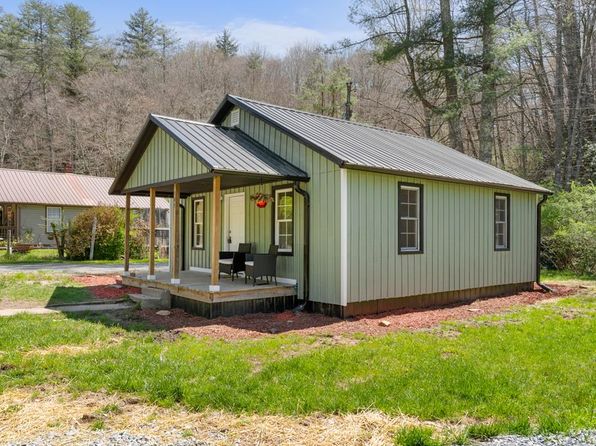 101 Brickside Ln, Galax, VA 24333