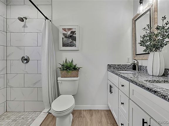 3rd image of 4563 E Taper St