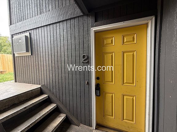 2nd image of 1718 W Boone Ave APT 2