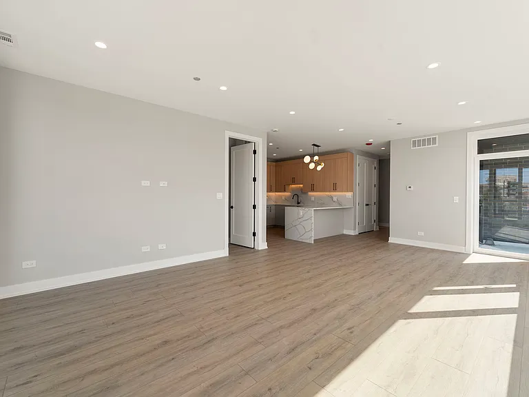 2354 W Polk St #303 — Photo 8