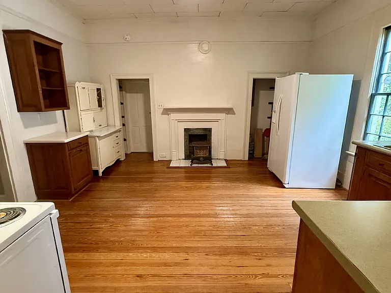 140 Park Ave — Photo 10