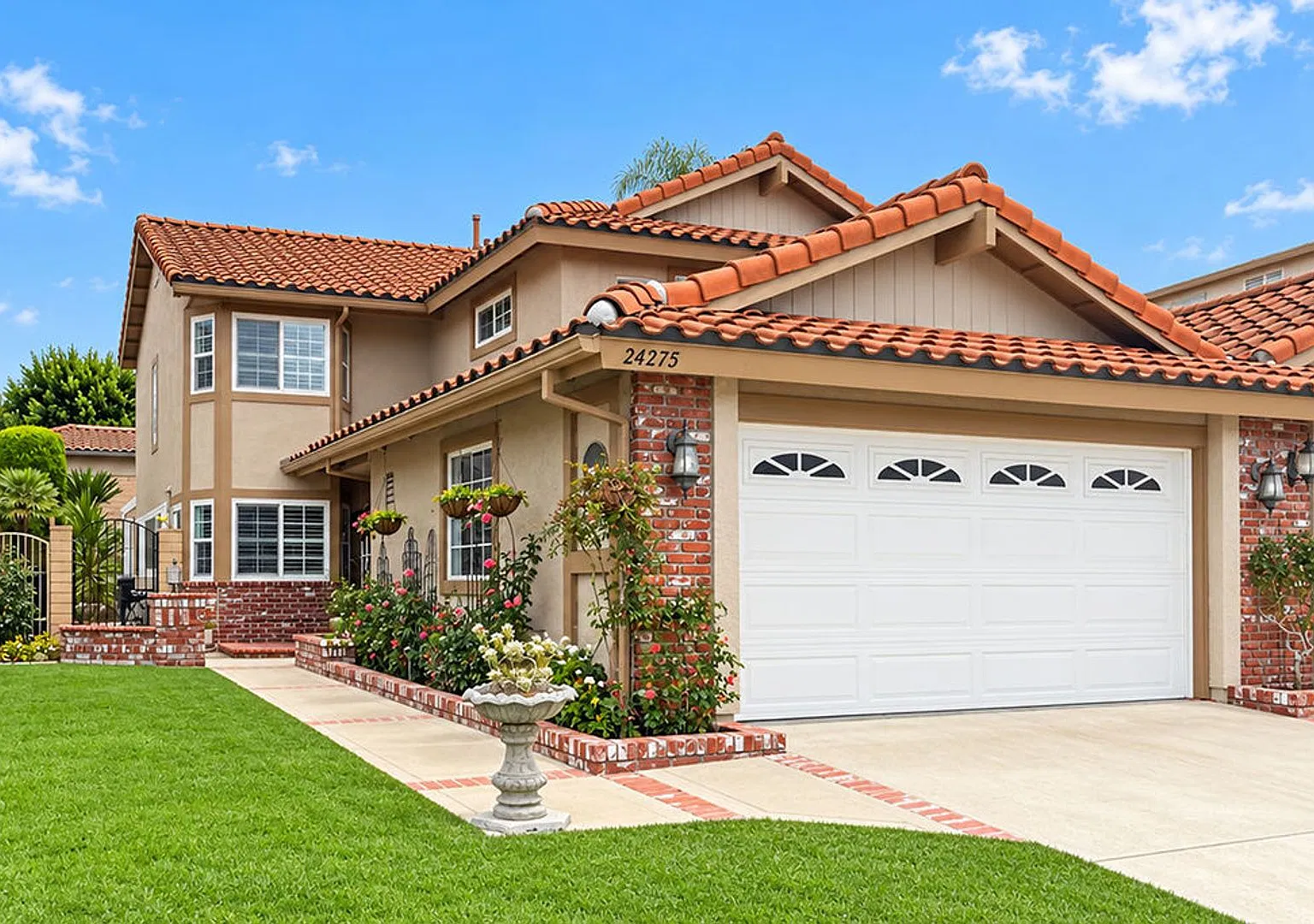 Spacious 4-Bedroom Laguna Niguel Home Near Parks and Top Shopping — Photo 1
