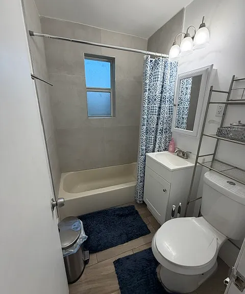 NW 13th St — Photo 2