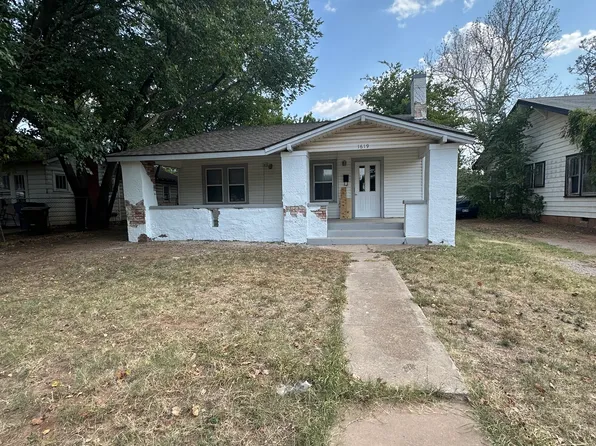 1619 W Iowa Ave, Chickasha, OK 73018