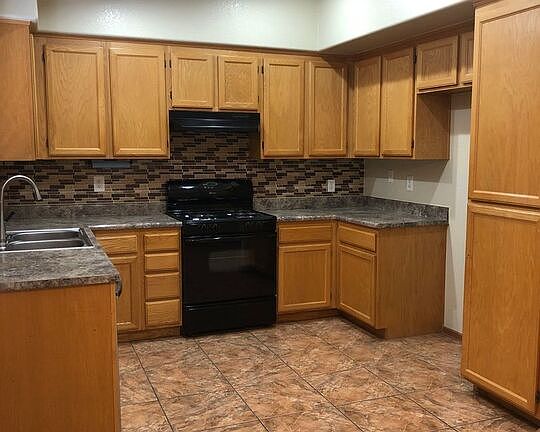 4th image of 195 W Dennis Ct