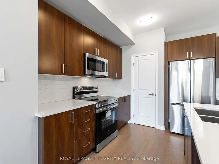 634 Fisher St — Photo 5