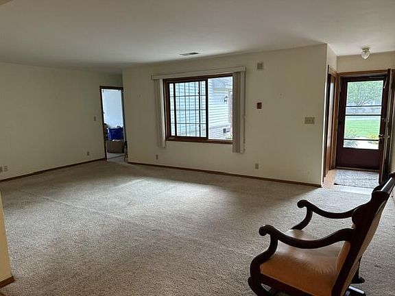5th image of 827 Quinlan DRIVE #C