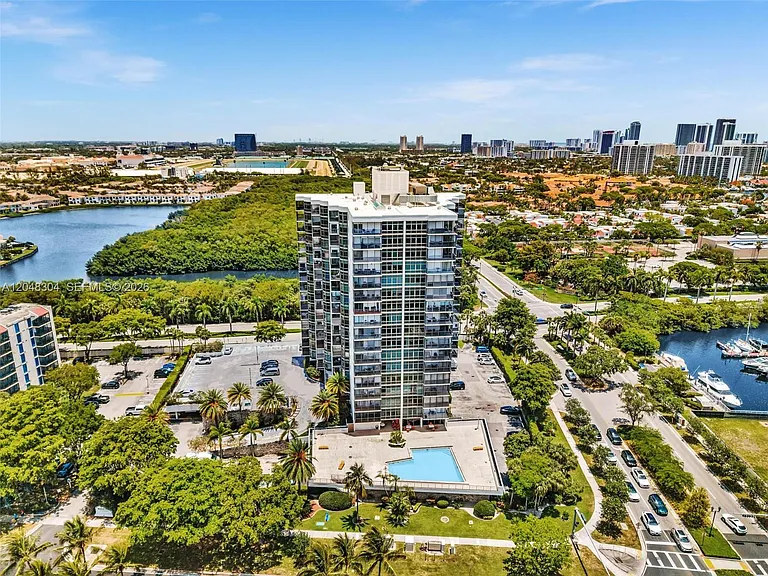 3375 N Country Club Dr #905 — Photo 43