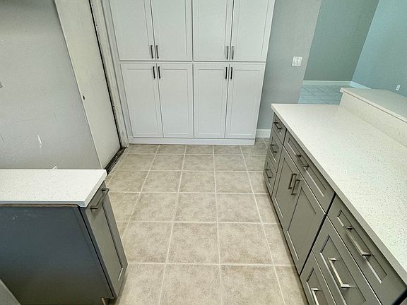 5th image of 16156 Dorsey Ave #B