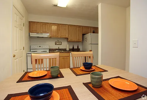 West Creek Manor Photo 1