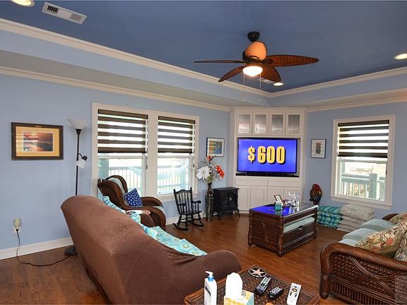 3rd image of 960 Fisherman Dr S