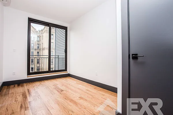 Rented by EXR | media 73