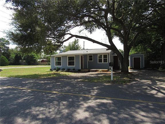 3rd image of 210 W Idlewild Ave
