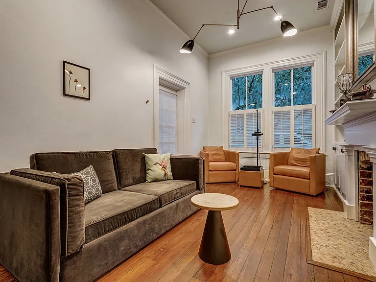 108 E Harris St — Photo 3