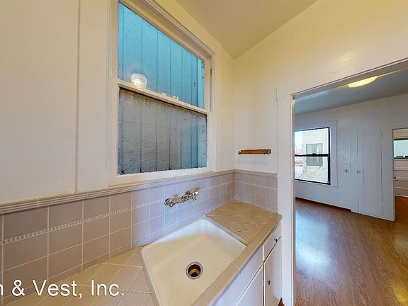 5th image of 1161 Union St