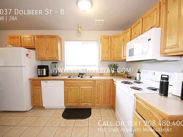1037 Dolbeer St #B — Photo 4