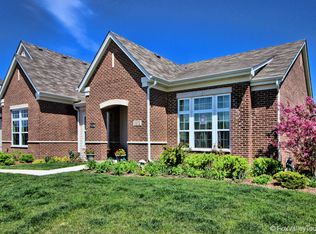 2672 Barrington Cir, Naperville, IL 60564