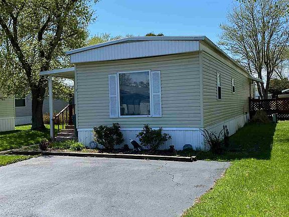 2nd image of 1 Redwood Ln