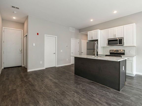2nd image of 1520 N 7th St #3F