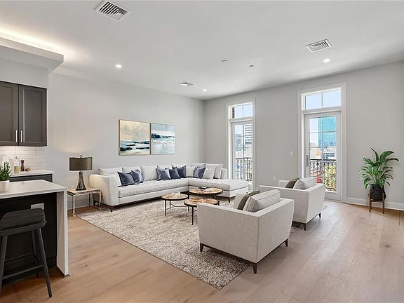 5th image of 731 Saint Charles Ave Unit 215