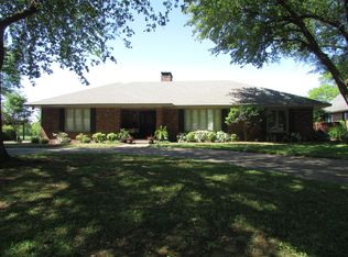 1004 W 14th St, Stuttgart, AR 72160