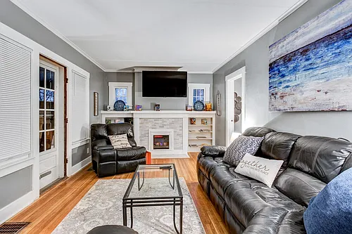 301 Arlington Ave Photo 1